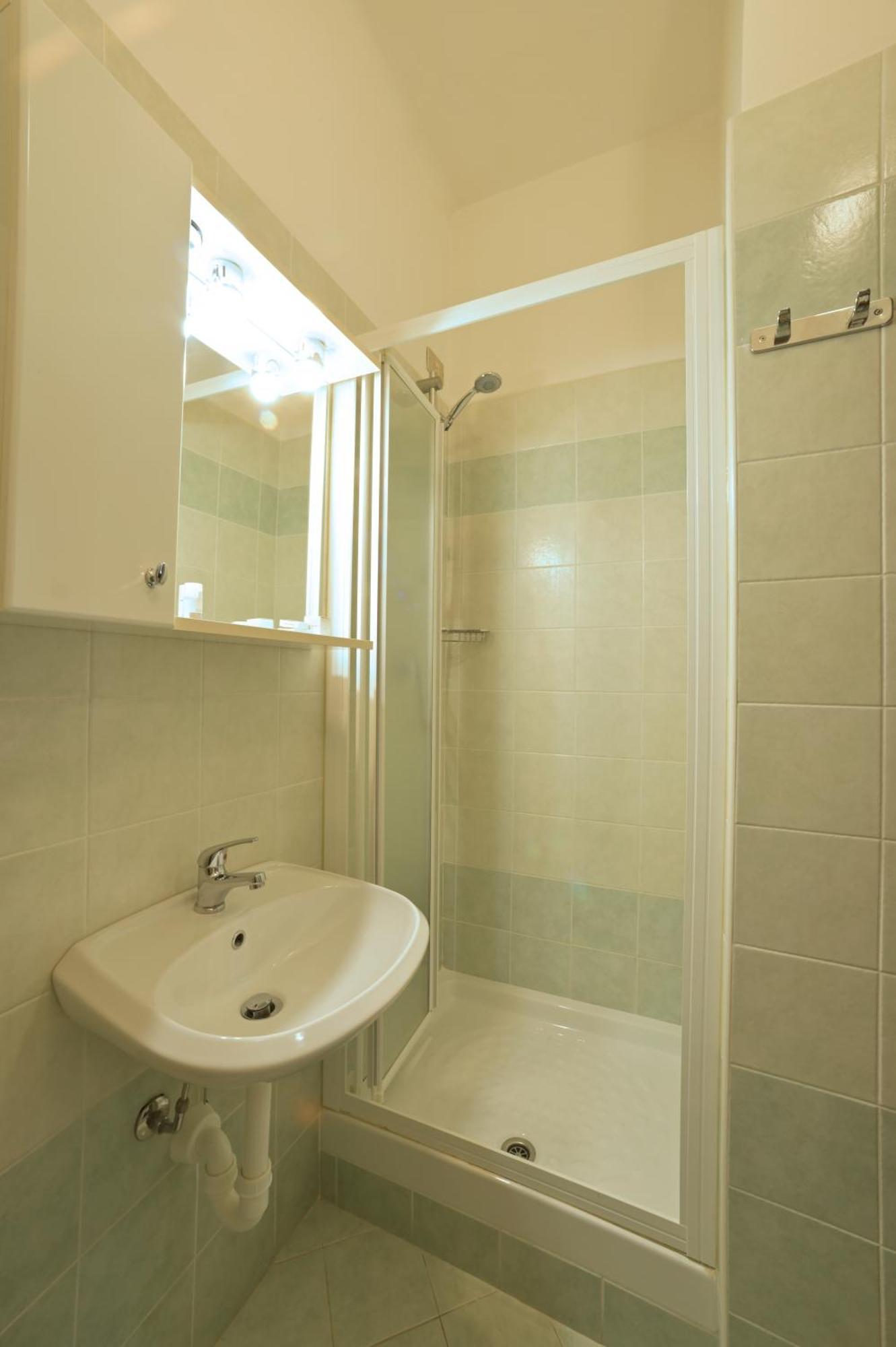 Hotel Delfino Laigueglia Bagian luar foto