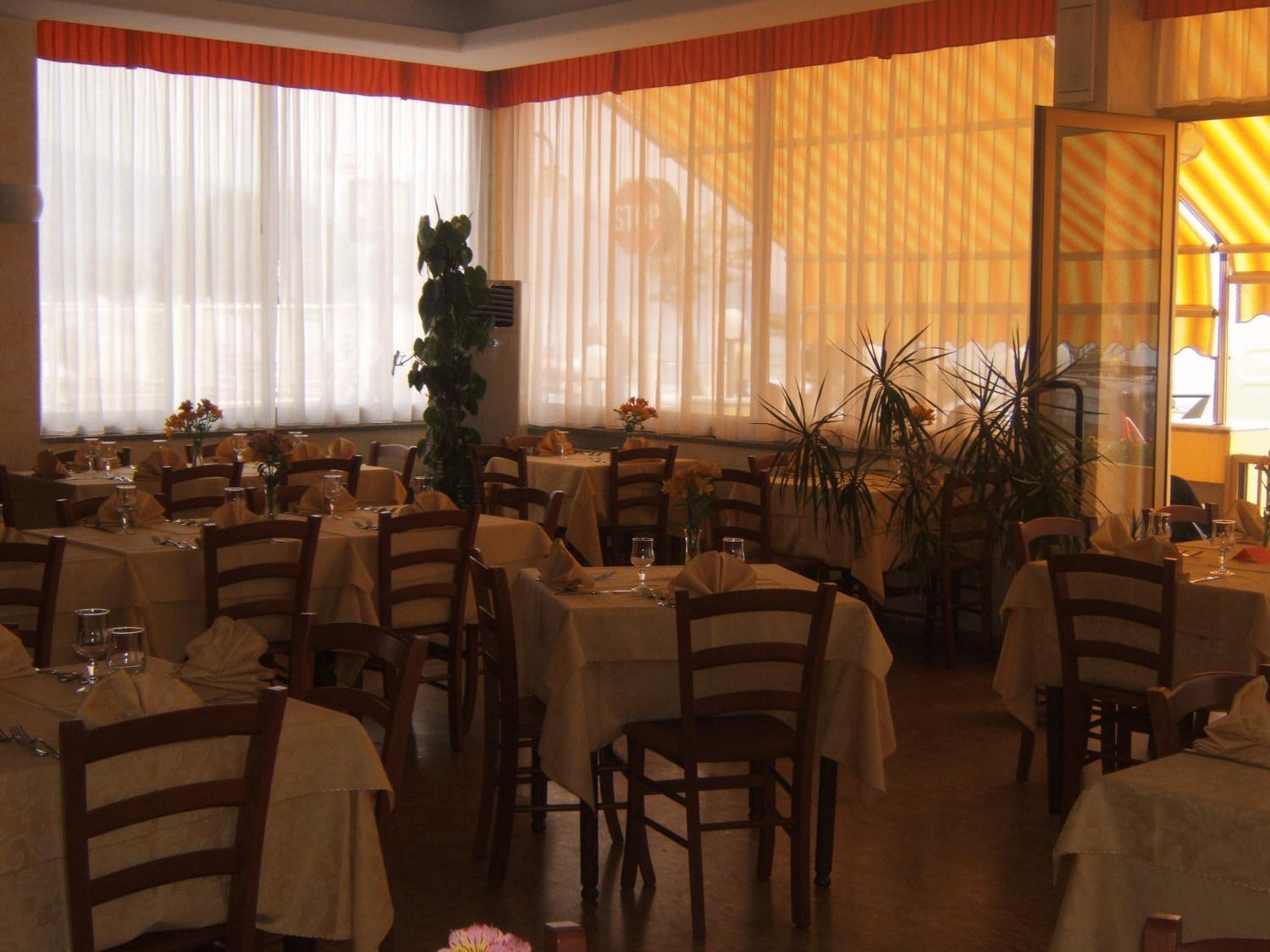 Hotel Delfino Laigueglia Bagian luar foto