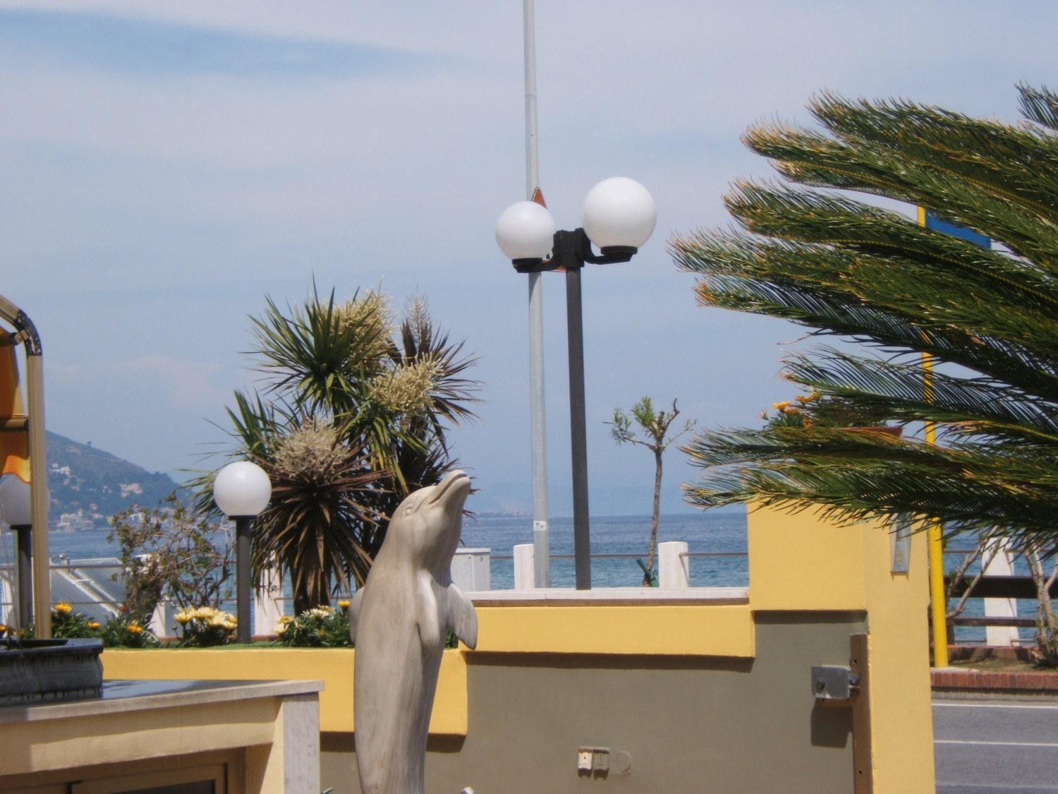 Hotel Delfino Laigueglia Bagian luar foto