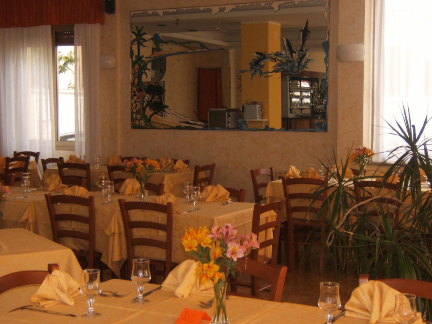 Hotel Delfino Laigueglia Bagian luar foto