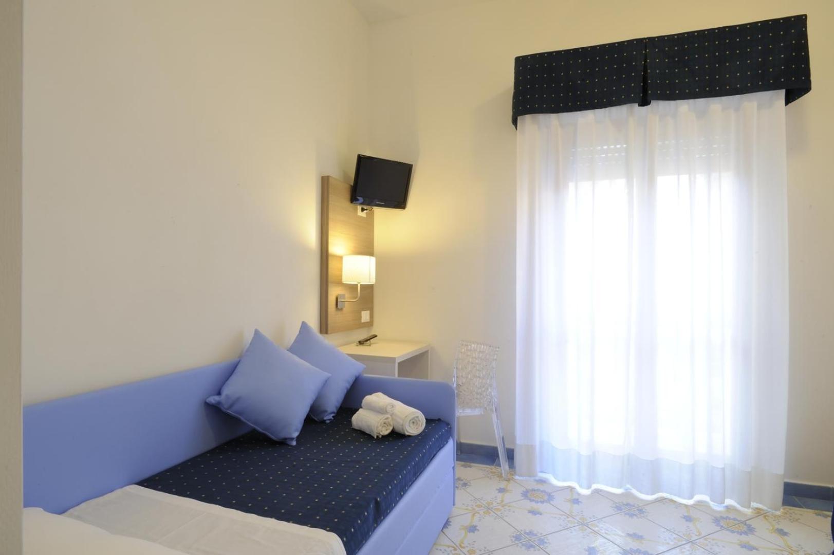 Hotel Delfino Laigueglia Bagian luar foto