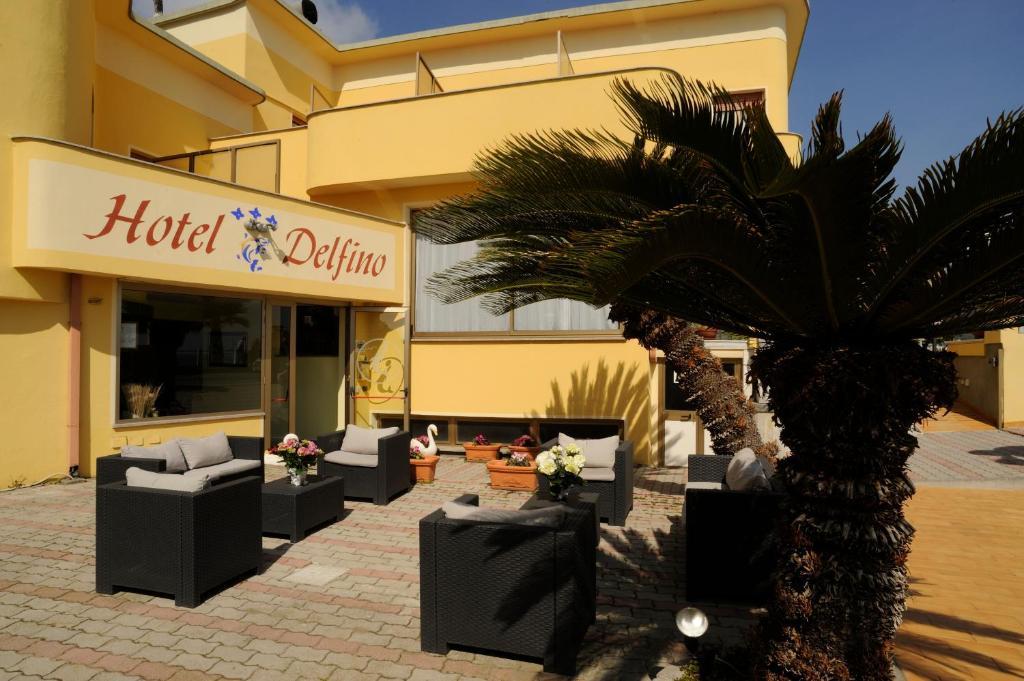 Hotel Delfino Laigueglia Bagian luar foto