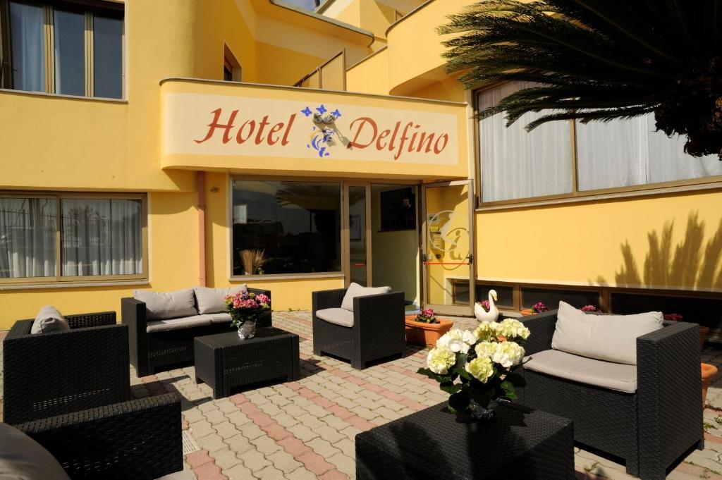 Hotel Delfino Laigueglia Bagian luar foto
