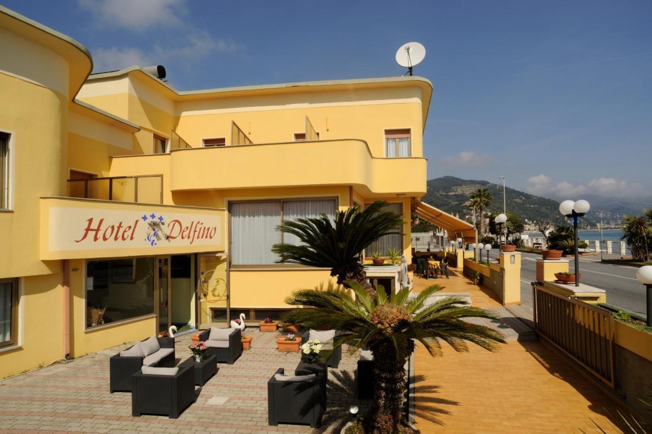 Hotel Delfino Laigueglia Bagian luar foto